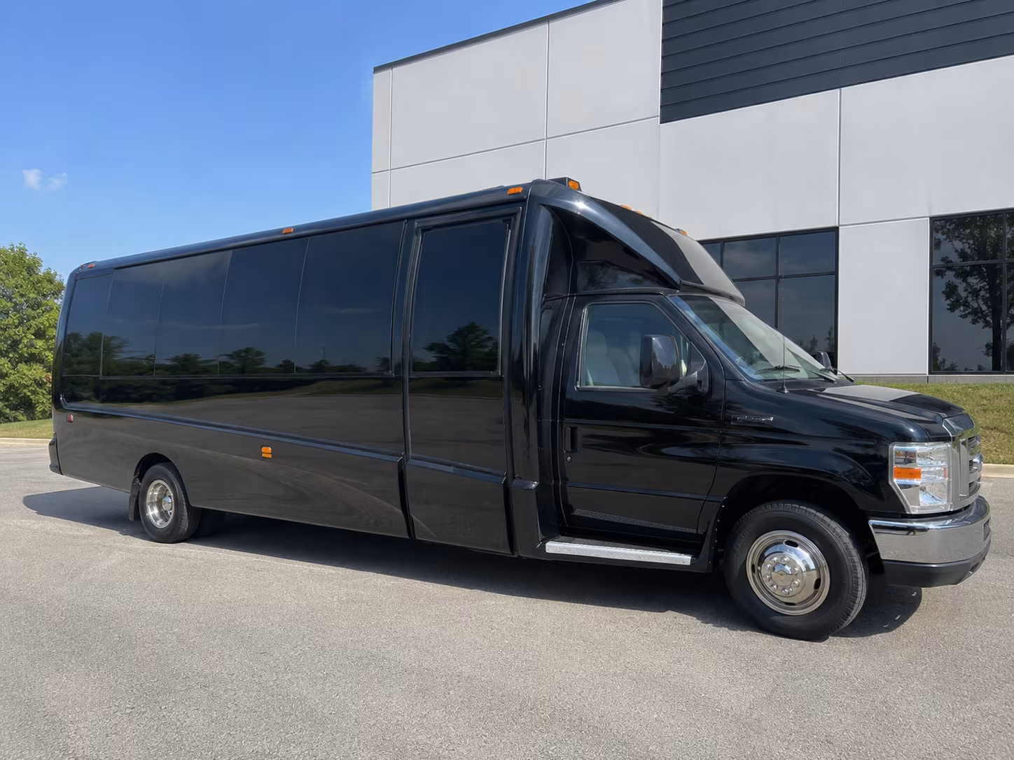 party buses for concerts at white oak music hall and house of blues houston