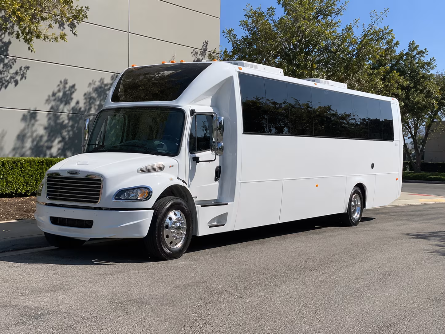 party buses for prom quinceaneras and milestone birthdays in baytown